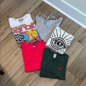 BUNDLE! Five Women’s Short Sleeve Tees